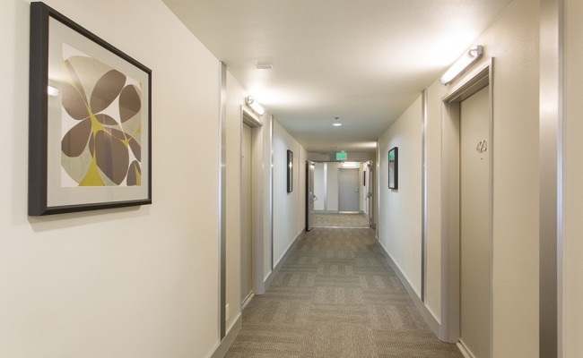 El_Greco-Hallway